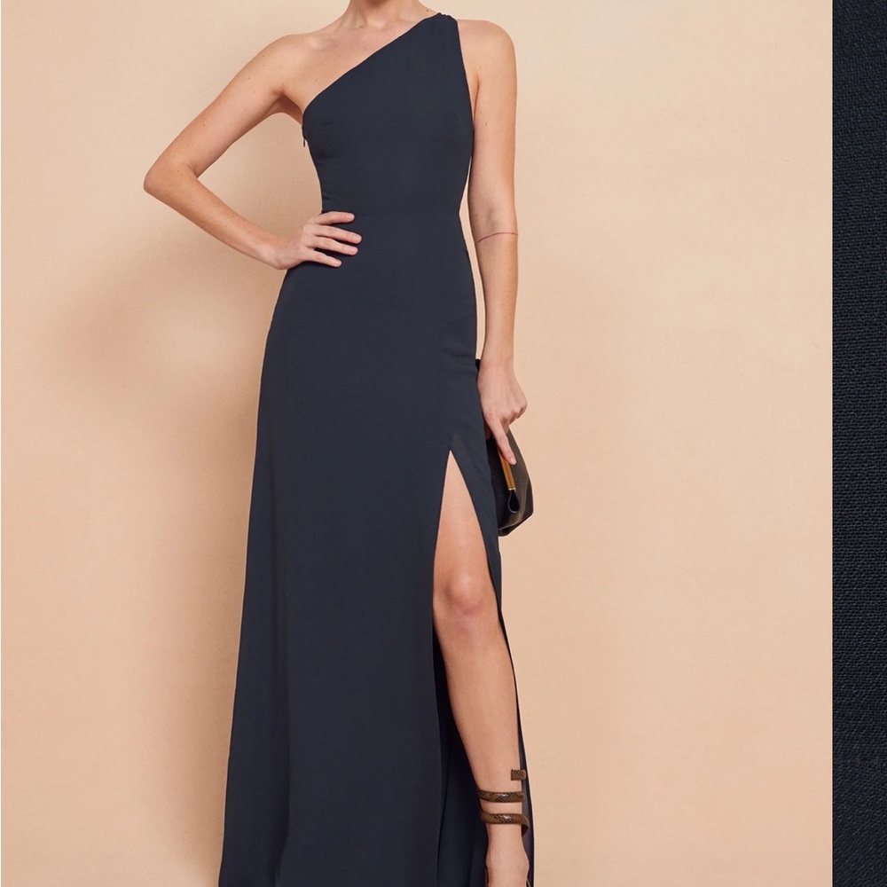 Reformation Evelyn dress - navy size 2!